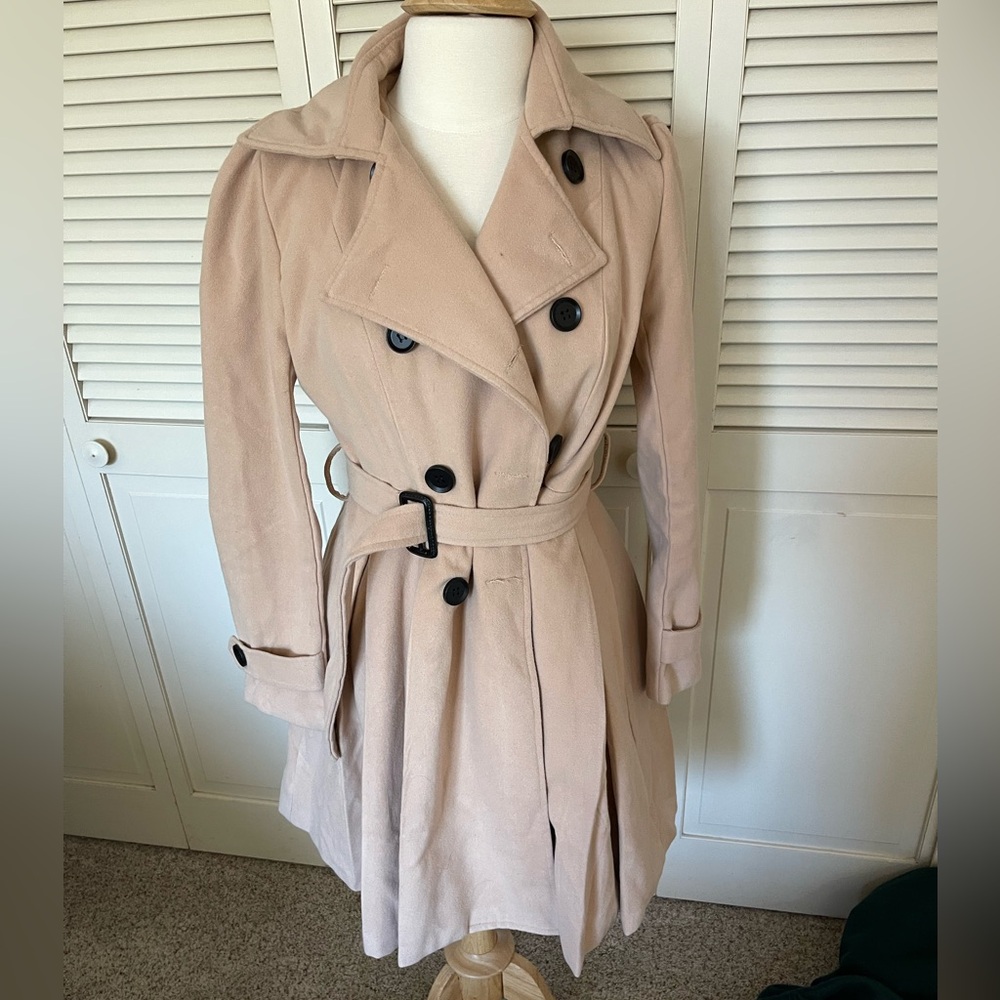 Soft tan trench coat with belt size L
